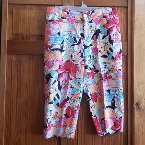 WHITE STAG floral cropped pants sz 12 petite